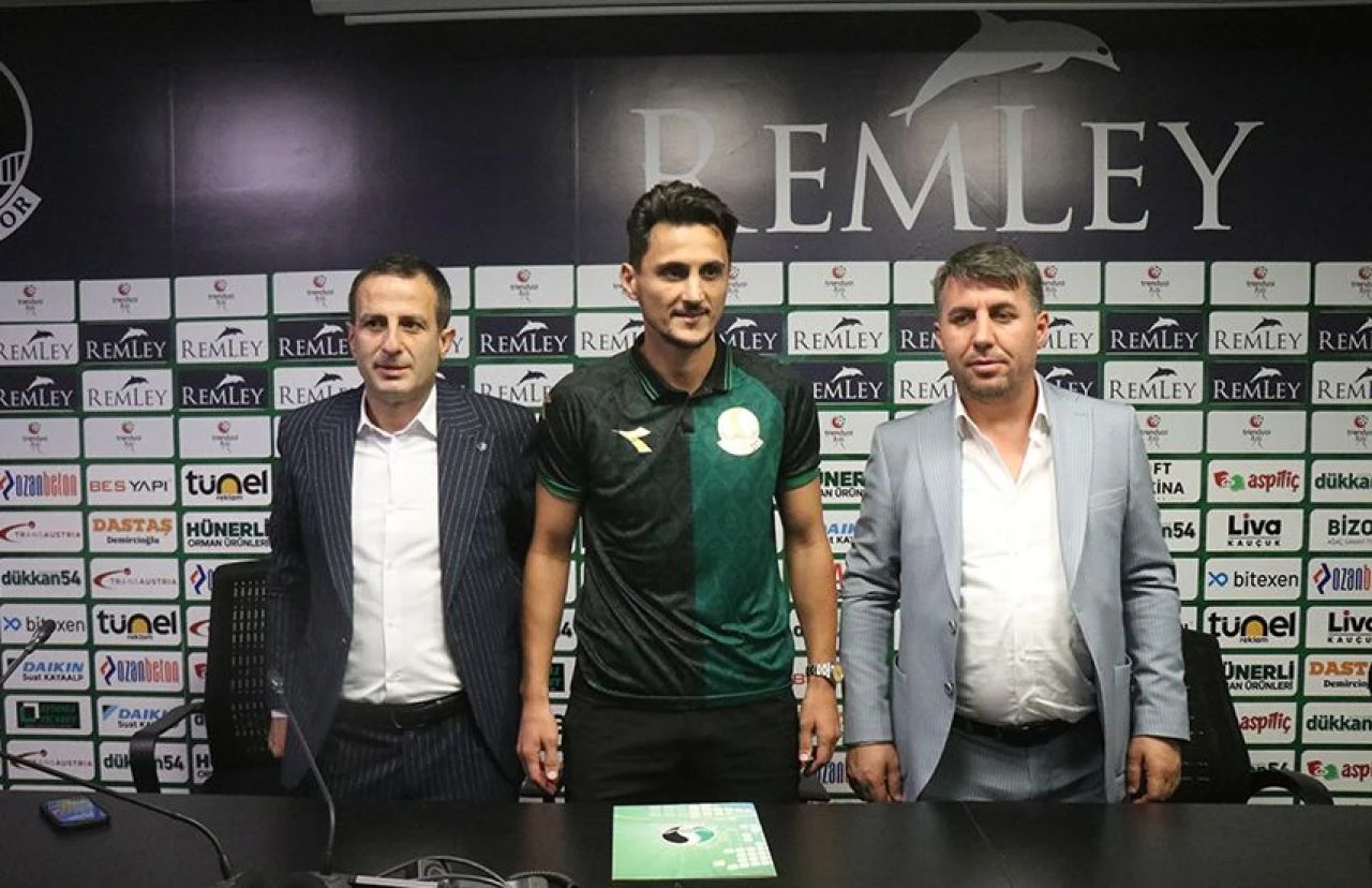 Mustafa Pektemek'in yeni adresi Sakaryaspor oldu