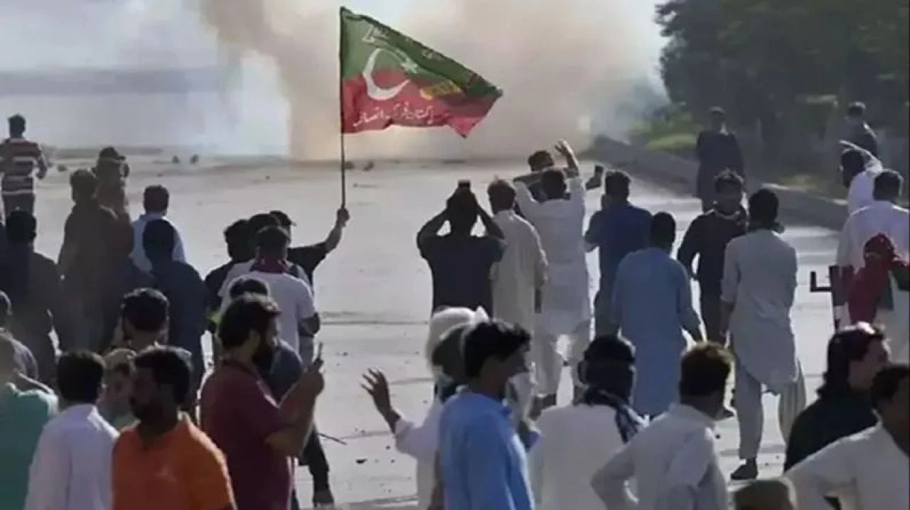 Pakistan'da roketatarlı, füzeli aşiret kavgası: En az 35 kişi öldü, 166 kişi yaralandı - 1. Resim