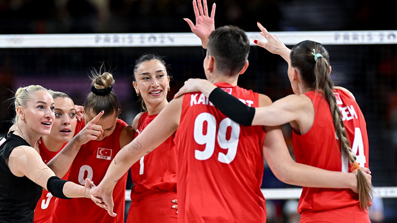 Türkiye&#039;den Hollanda karşısında müthiş zafer! Filenin Sultanları 2-0&#039;dan geri döndü!