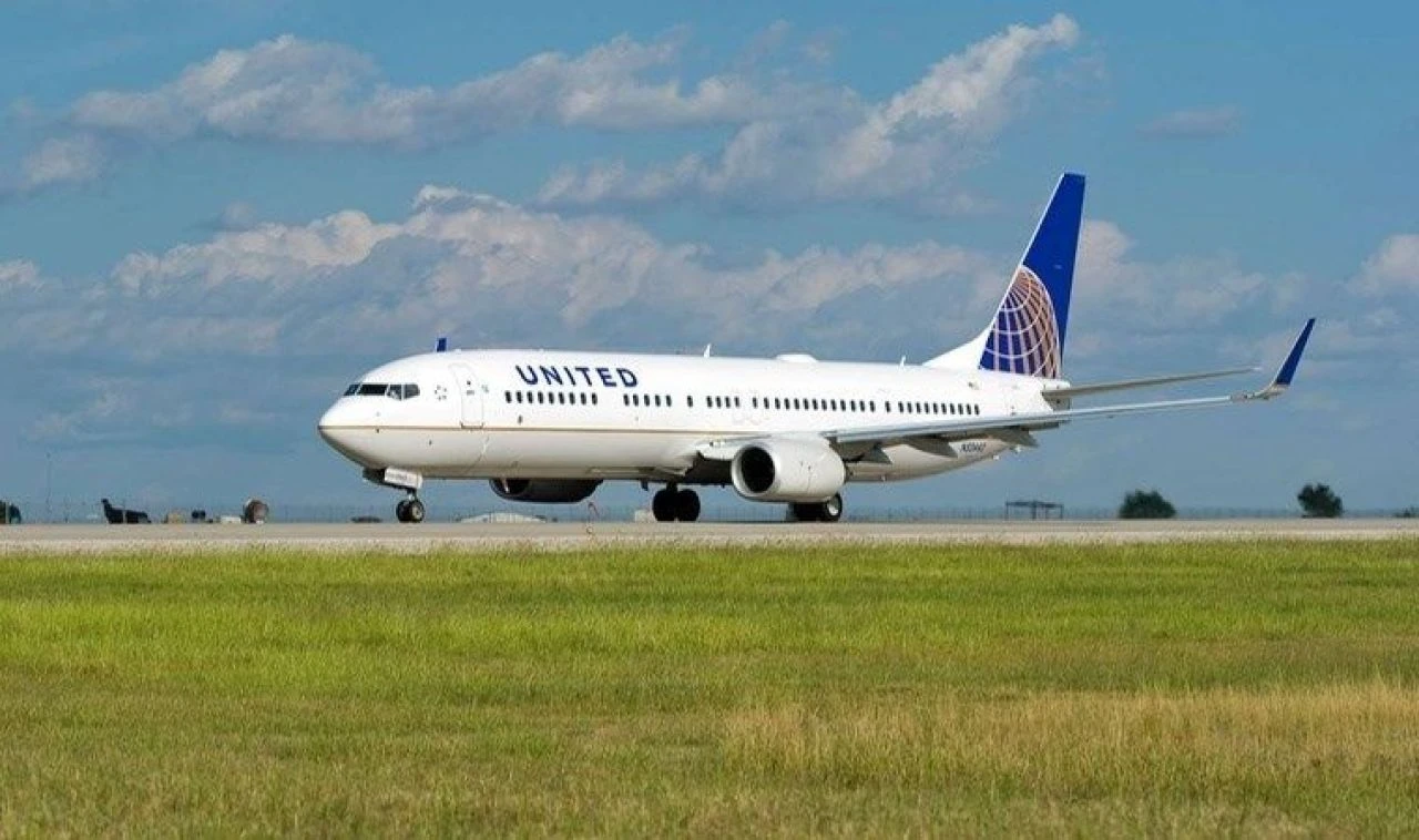 Uçakta 'biyolojik tehlike' paniği! Herkes bir anda kusmaya başladı - 1. Resim