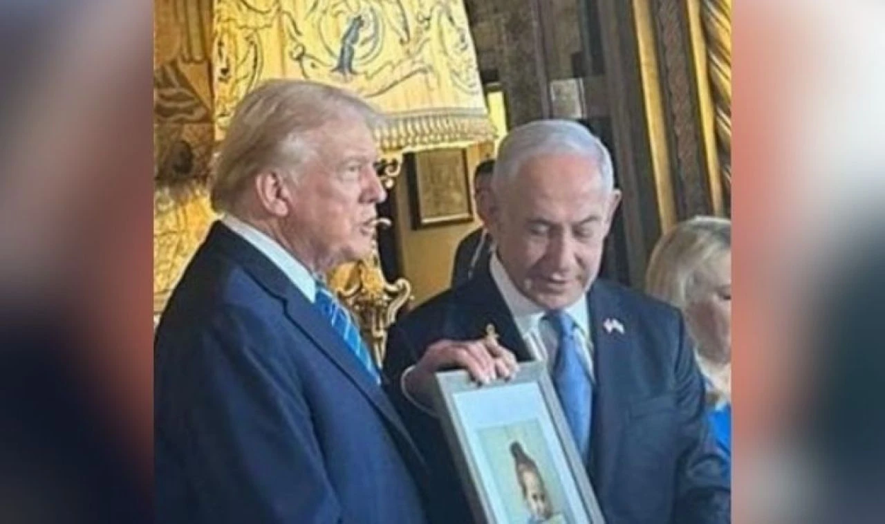 Donald Trump suikast girişiminin ardından bandajsız görüntülendi: Kafalar yeniden karıştı - 3. Resim