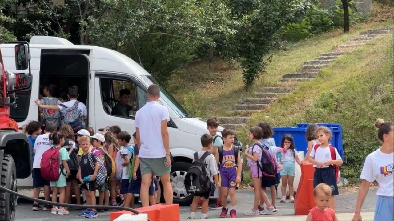 İTÜ'de yangın paniği: Bina tahliye edildi - 1. Resim