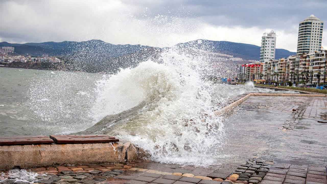 Meteoroloji son raporu yayınladı: Sıcaklık azalıyor, fırtına geliyor! İşte il il 30 Temmuz hava durumu