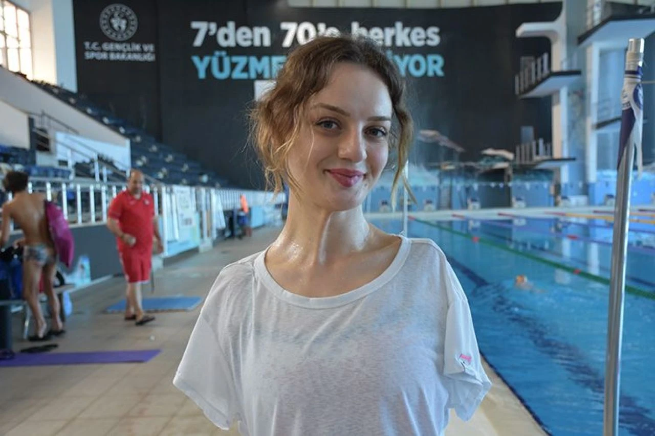 Milli para yüzücü Sümeyye Boyacı, 5 Şubat 2003 tarihinde doğdu - 1. Resim