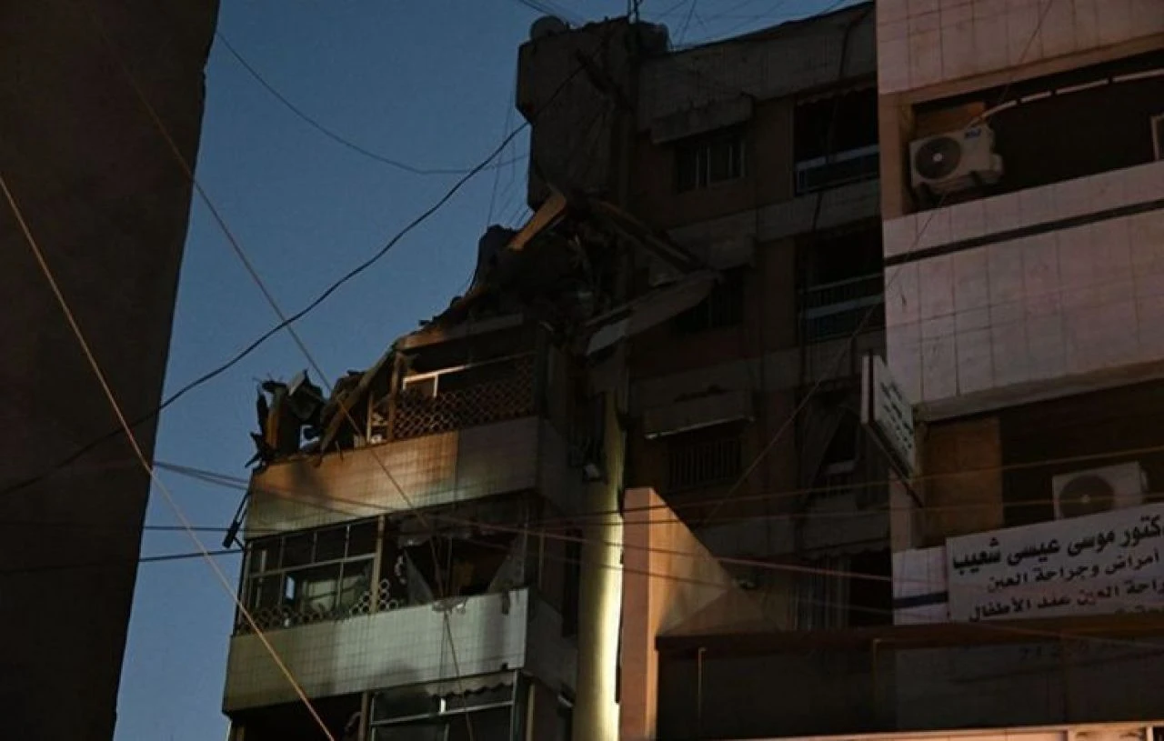 Son dakika | İsrail'den Lübnan'ın başkenti Beyrut'a saldırı - 4. Resim