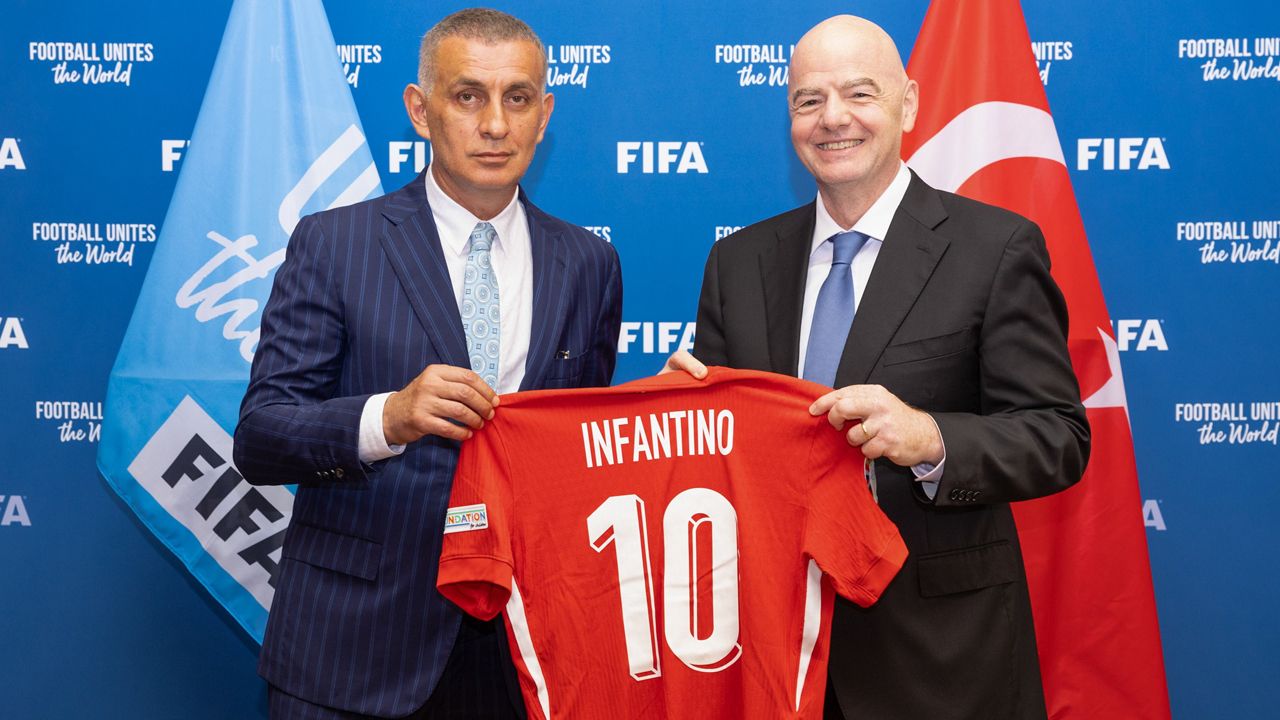 TFF Başkanı İbrahim Hacıosmanoğlu, FIFA Başkanı Gianni Infantino ile bir araya geldi