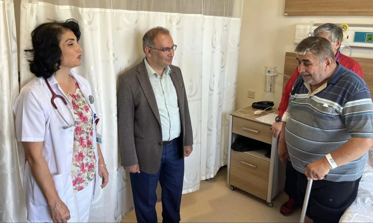 36 yıldır ayakta uyuyordu, tedavi altına alındı! "Herkes uyuduktan sonra çocuk gibi ağlıyorum"