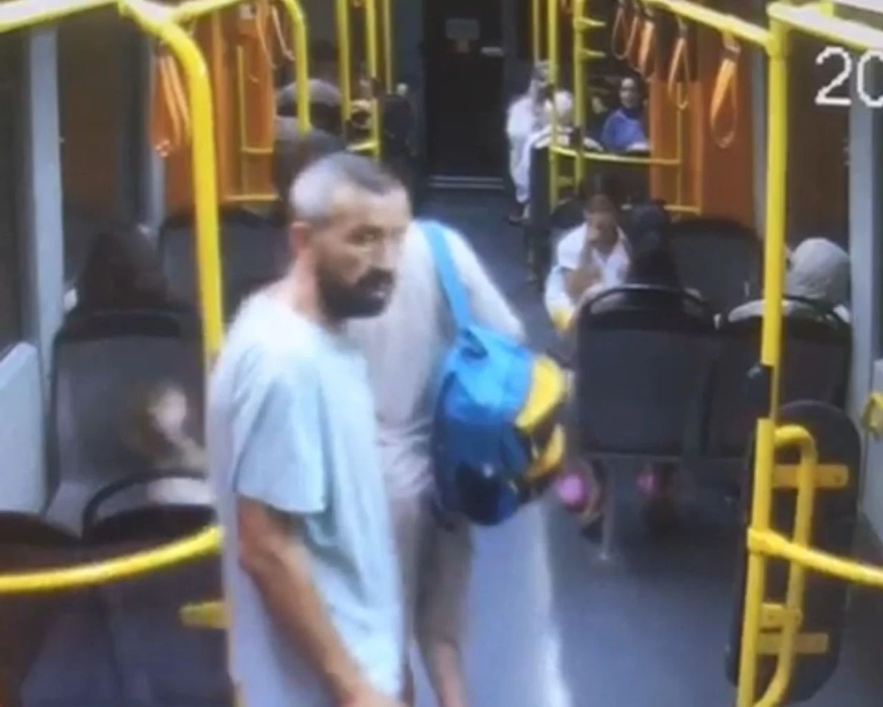 Hırsızlık yapmaya toplu taşımayla gitti! Soğukkanlılığı 'pes' dedirtti