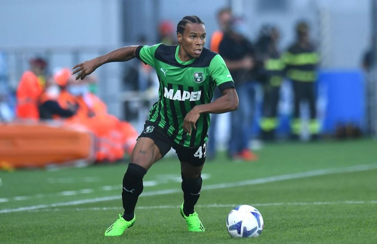 İtalyan ekibi duyurdu: Fenerbahçe'den Lauriente harekatı!