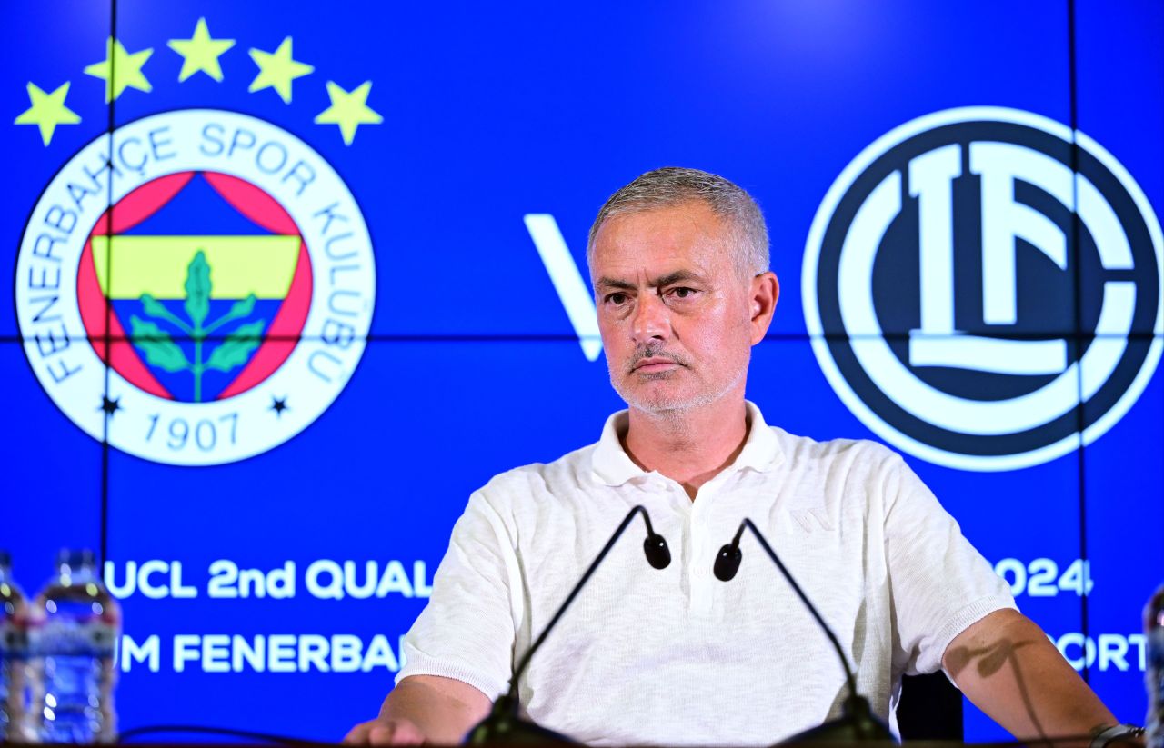 Sakatlık yaşayıp oyundan çıkmıştı! Mourinho'dan Fred açıklaması  - 1. Resim