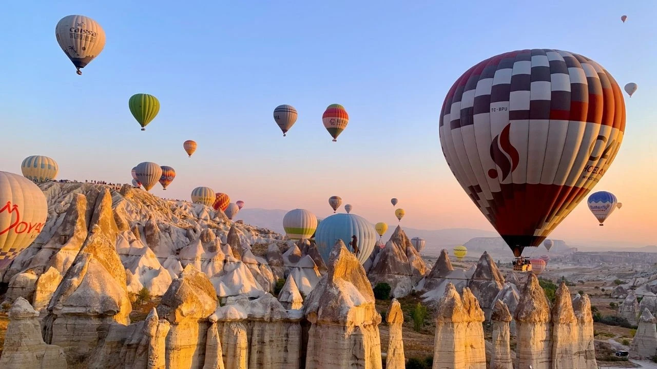 Bakan Mehmet Nuri Ersoy açıkladı! Turizmden rekor gelir elde edildi