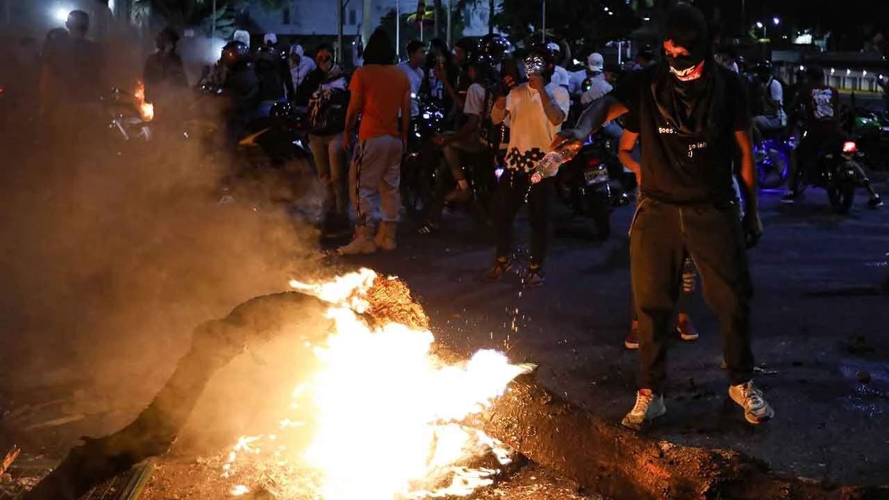 Venezuela'da seçim şiddeti: Ölenlerin sayısı arttı - 1. Resim