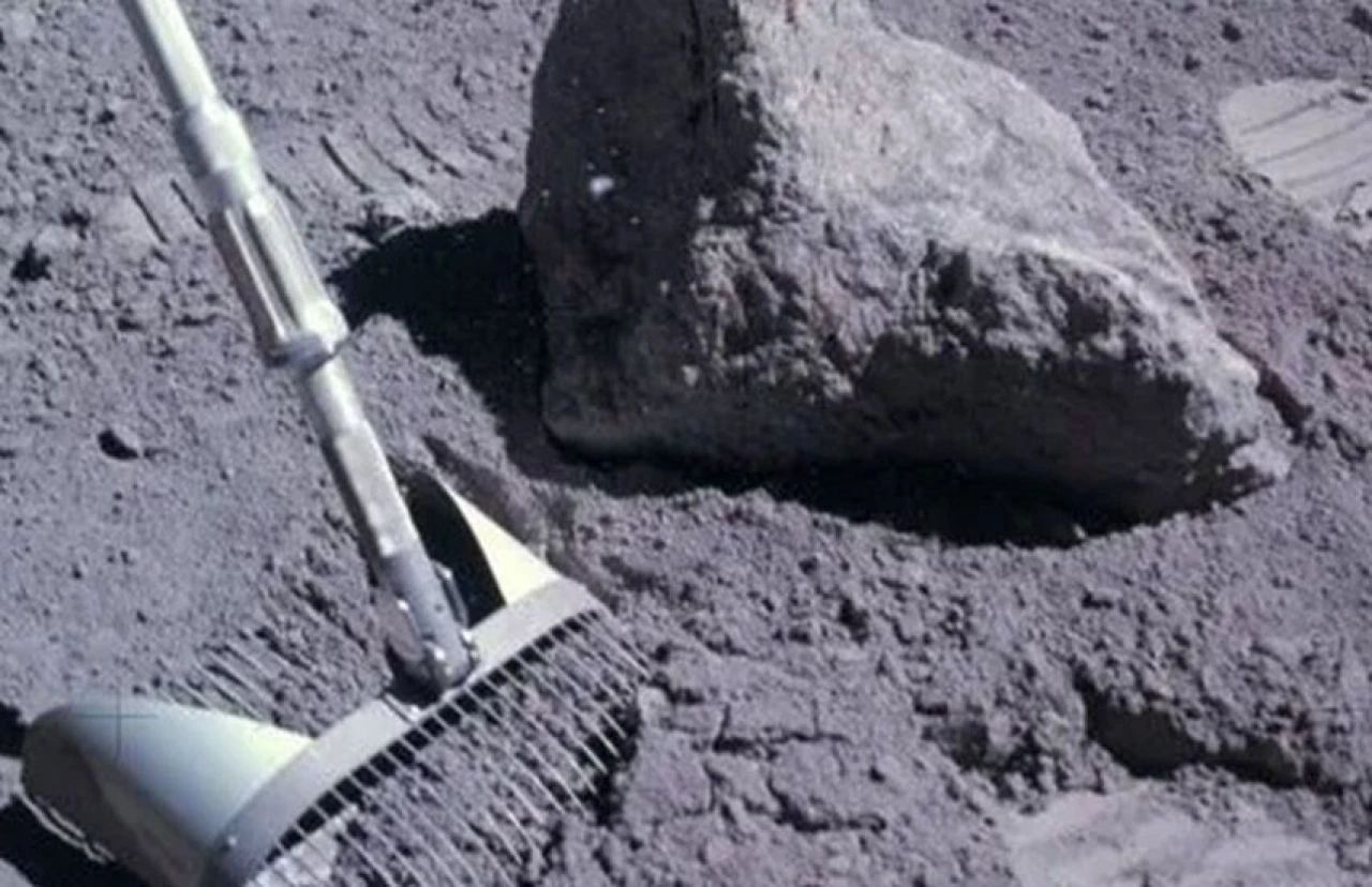 Ay ile ilgili yeni keşif! Bilim insanları sonucu paylaştı: Dünya uydusundaki kabuk oluşumu sürüyor - 1. Resim