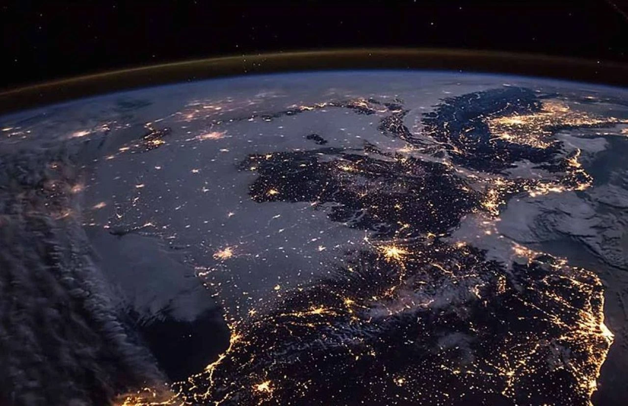 Ay ile ilgili yeni keşif! Bilim insanları sonucu paylaştı: Dünya uydusundaki kabuk oluşumu sürüyor - 2. Resim