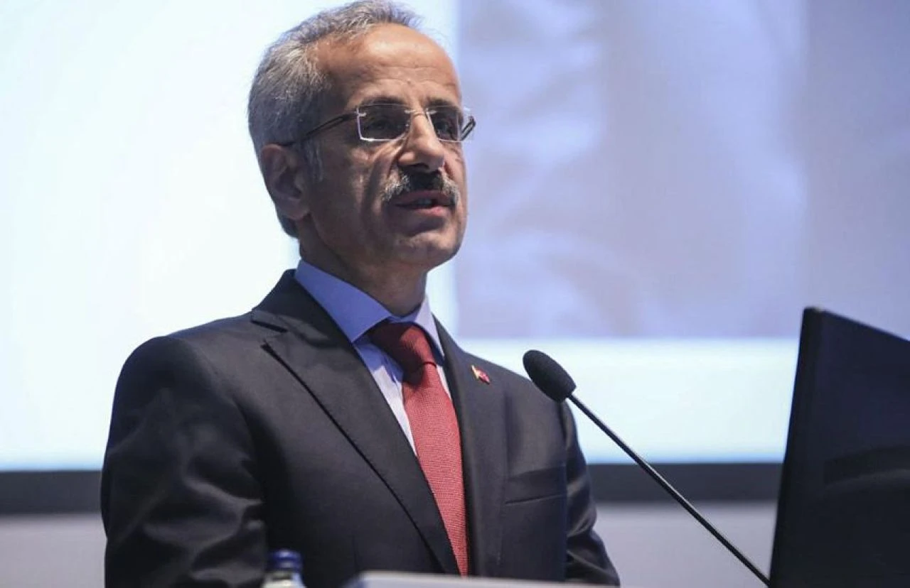 Bakan Uraloğlu'ndan Trabzon'a yeni havalimanı ile ilgili açıklama: Tespit çalışmaları başlayacak - 1. Resim