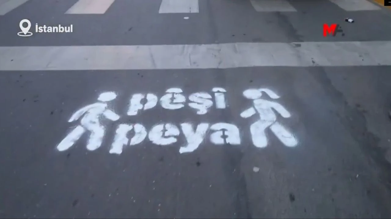 DEM Parti'den provokatif eylem! İstanbul'daki yaya geçitlerine Kürtçe yazılar yazdılar