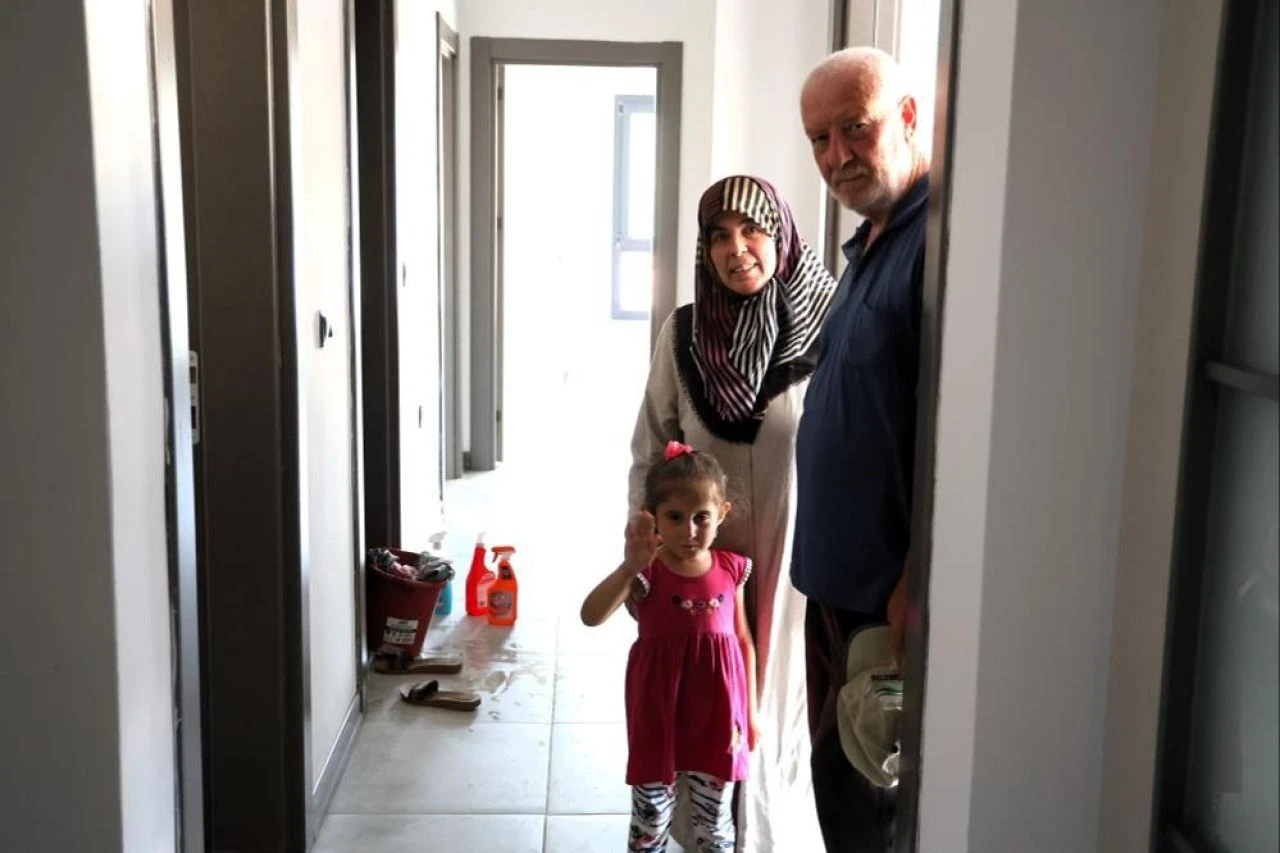 Depremzedeler bir bir evlerine kavuşuyor! 'Bu kadarını hayal bile edemezdik' - 1. Resim