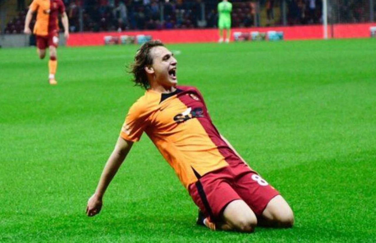 Galatasaray'dan ayrılan Hamza Akman'ın yeni adres şaşırttı: İmzaya gitti! - 1. Resim