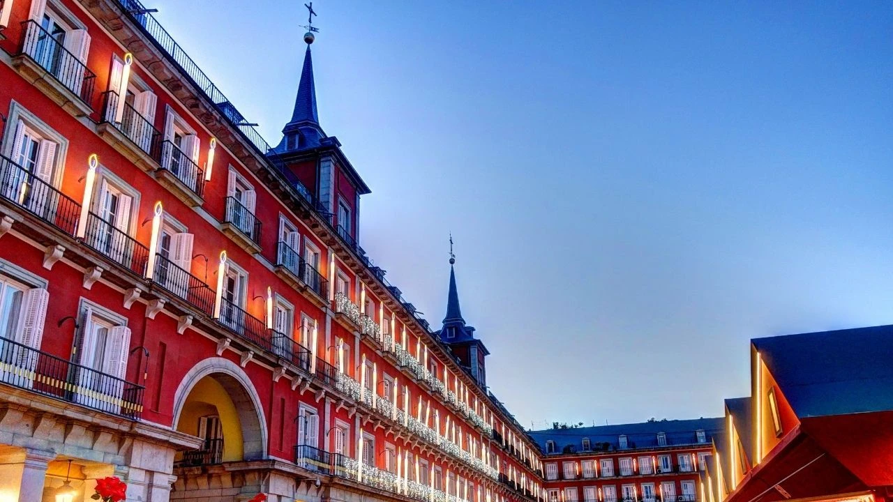 İspanya, Airbnb tarzı tatil kiralamalarına karşı sert önlemler alacak - 1. Resim