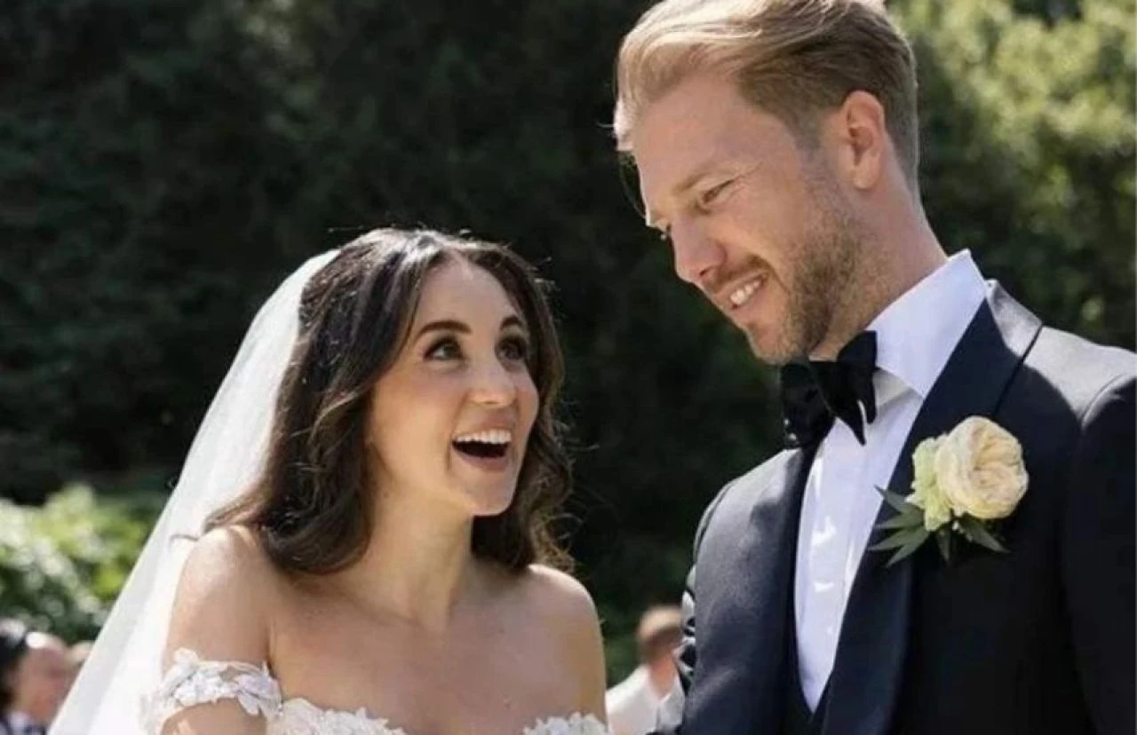 Karsu’ya düğününde nazar değdi! Kendini bir anda yerde buldu