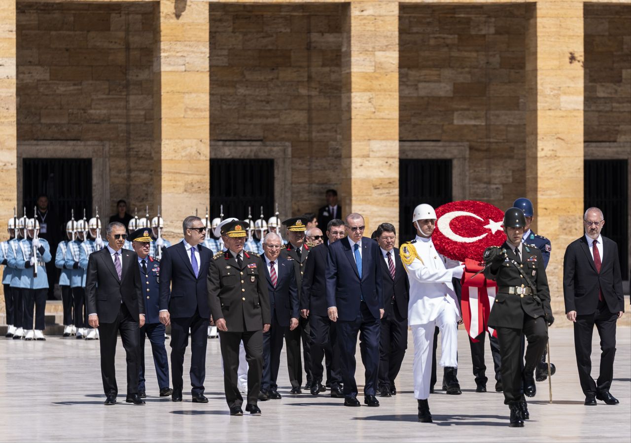 Son dakika | Yüksek Askeri Şura toplandı: Erdoğan başkanlığında Anıtkabir'i ziyaret ettiler - 2. Resim