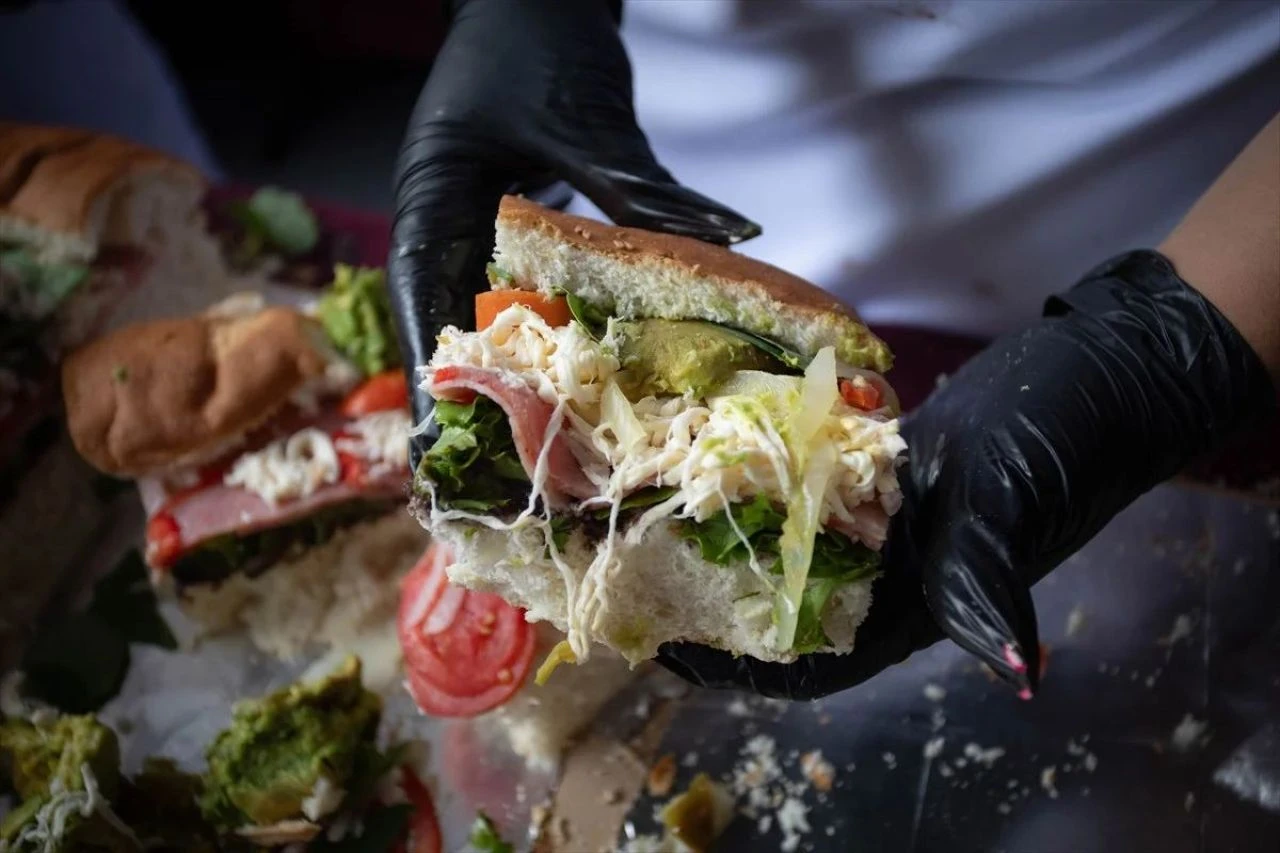 Yok böyle sandviç! Tam 76 metre: Rekorlar kitabına girdi - 7. Resim