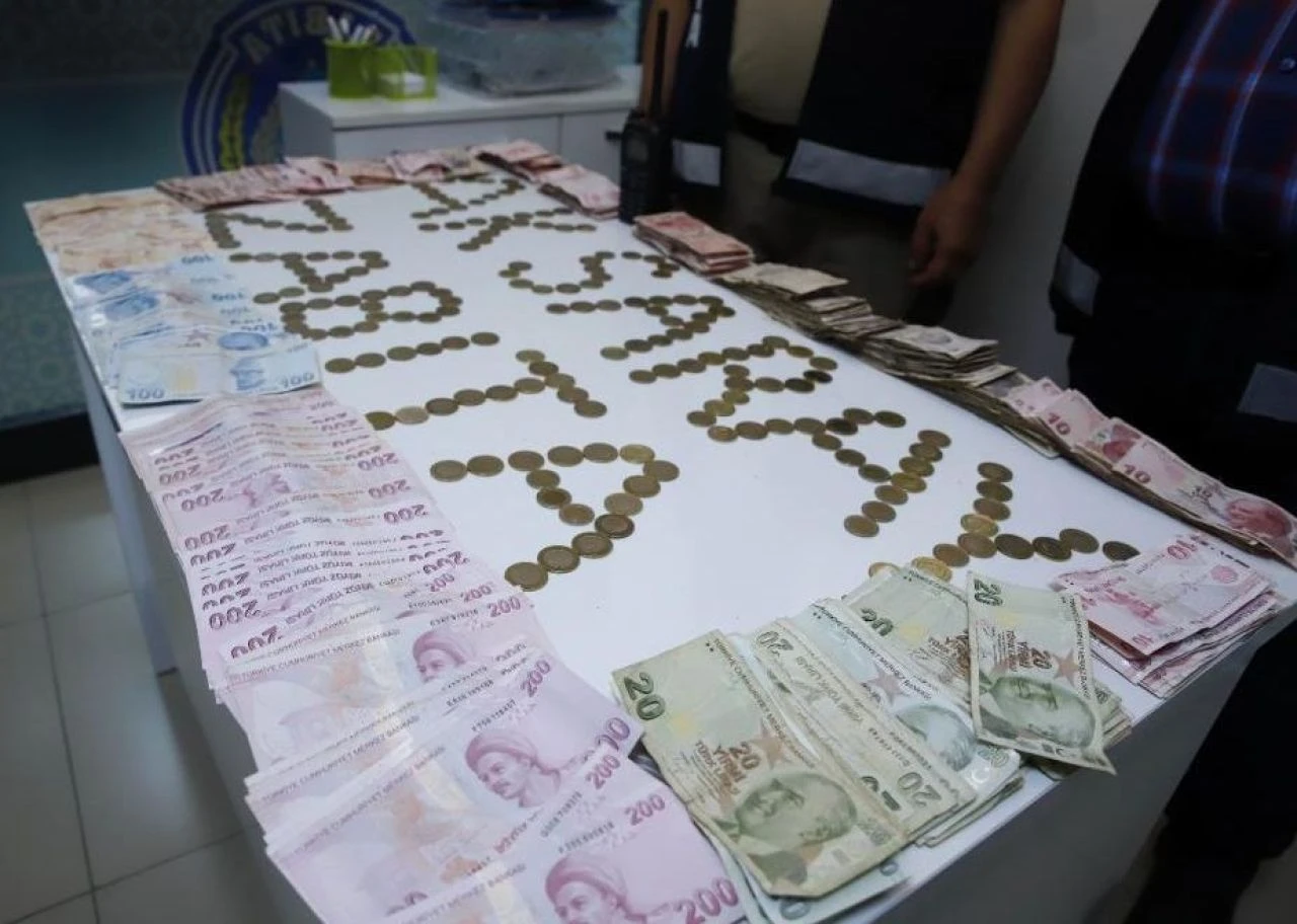 Dilencilerin üzerinden çıkan para ekipleri şaşkına çevirdi