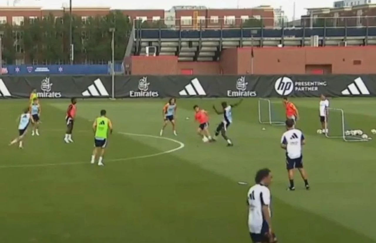 Real Madrid'de Arda Güler yürekleri ağza getirdi! Rüdigeri'in müdahalesiyle acılar içinde kıvrandı - 1. Resim