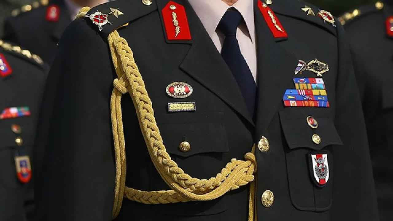 Resmi Gazete&#039;de yayımlandı: 23 general ve amiral bir üst rütbeye yükseltildi