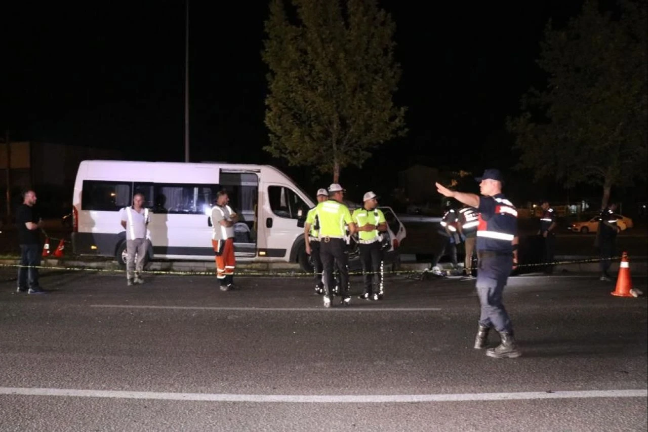 'Sabıkalı kavşak' yine can aldı! Ölenlerin yakınları 'önlem alın' diye isyan etti