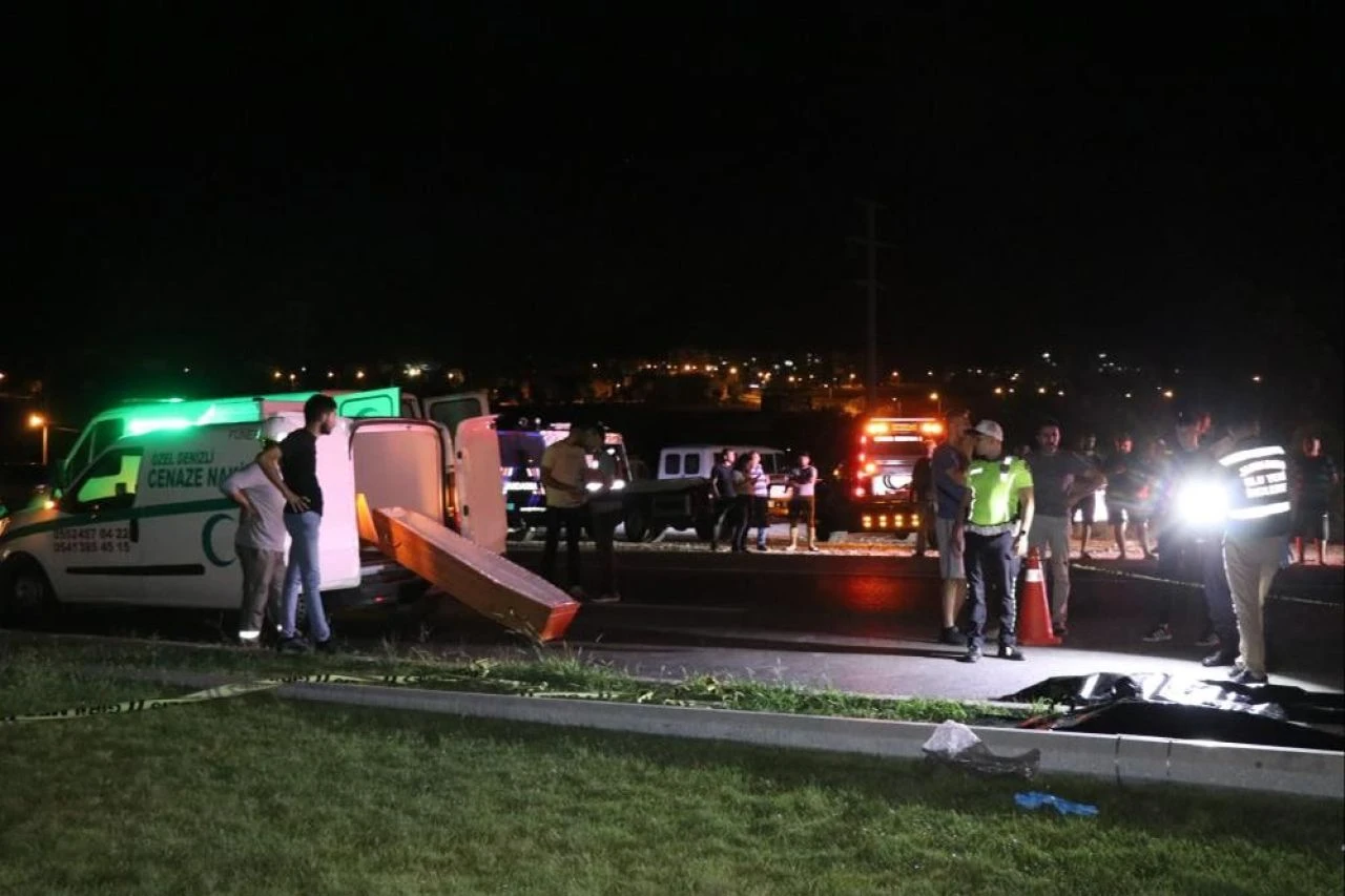 'Sabıkalı kavşak' yine can aldı! Ölenlerin yakınları 'önlem alın' diye isyan etti