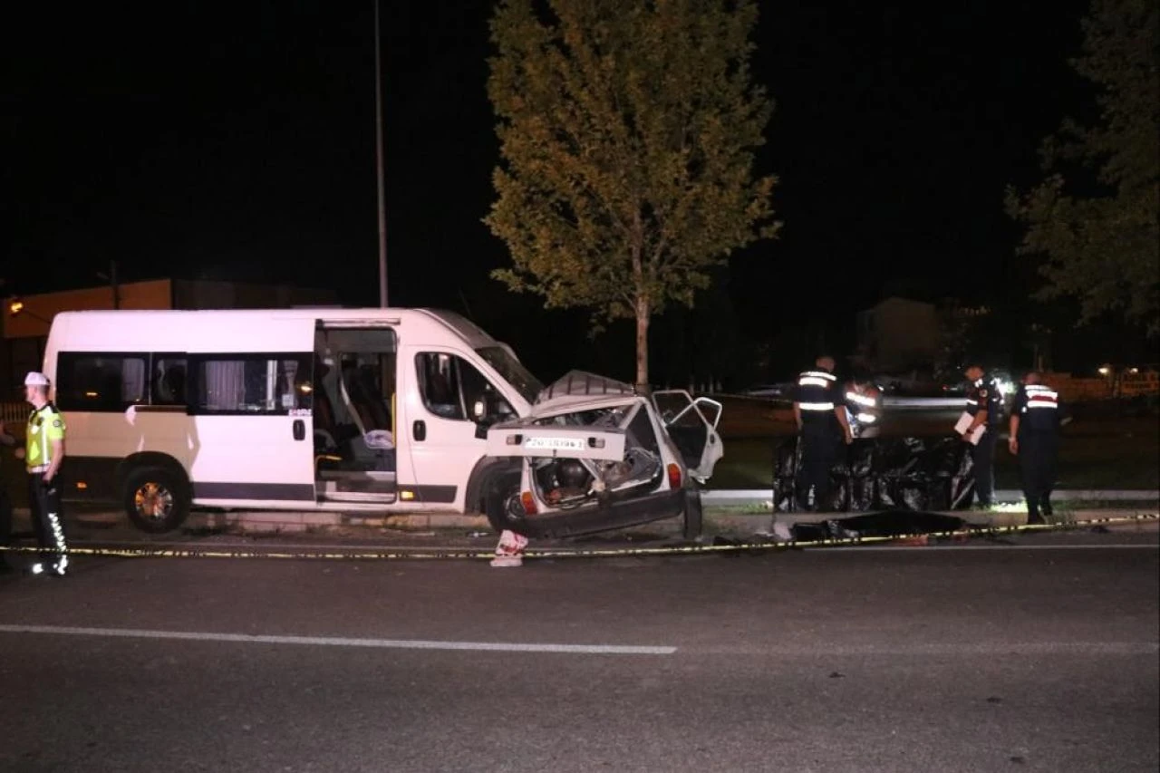 'Sabıkalı kavşak' yine can aldı! Ölenlerin yakınları 'önlem alın' diye isyan etti