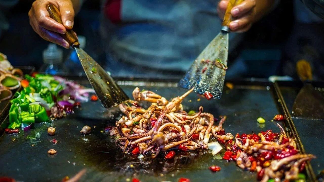 Şeflerden pes dedirten yöntem: Bozuk yiyecekleri ilaçlamışlar