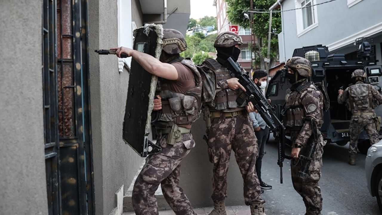 Terör örgütü DEAŞ&#039;a darbe! İstanbul&#039;da 15 adrese baskın düzenlendi: Çok sayıda gözaltı var