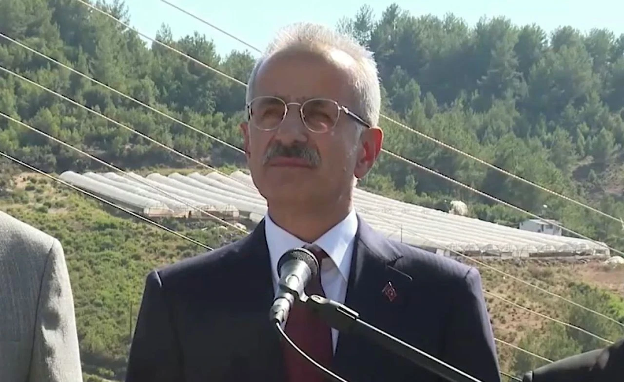 Ulaştırma ve Altyapı Bakanı açıklama yaptı! Instagram'ın engelinin ne zaman açılacağı belli oldu