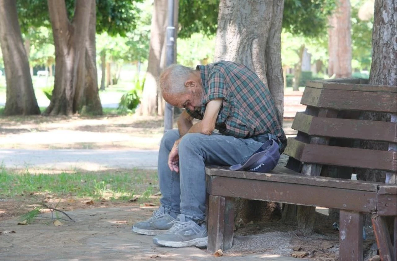 50 dereceye ulaşan sıcaktan bunalan Adanalı: 'Bu sıcağı Allah'a havale ediyorum' - 3. Resim