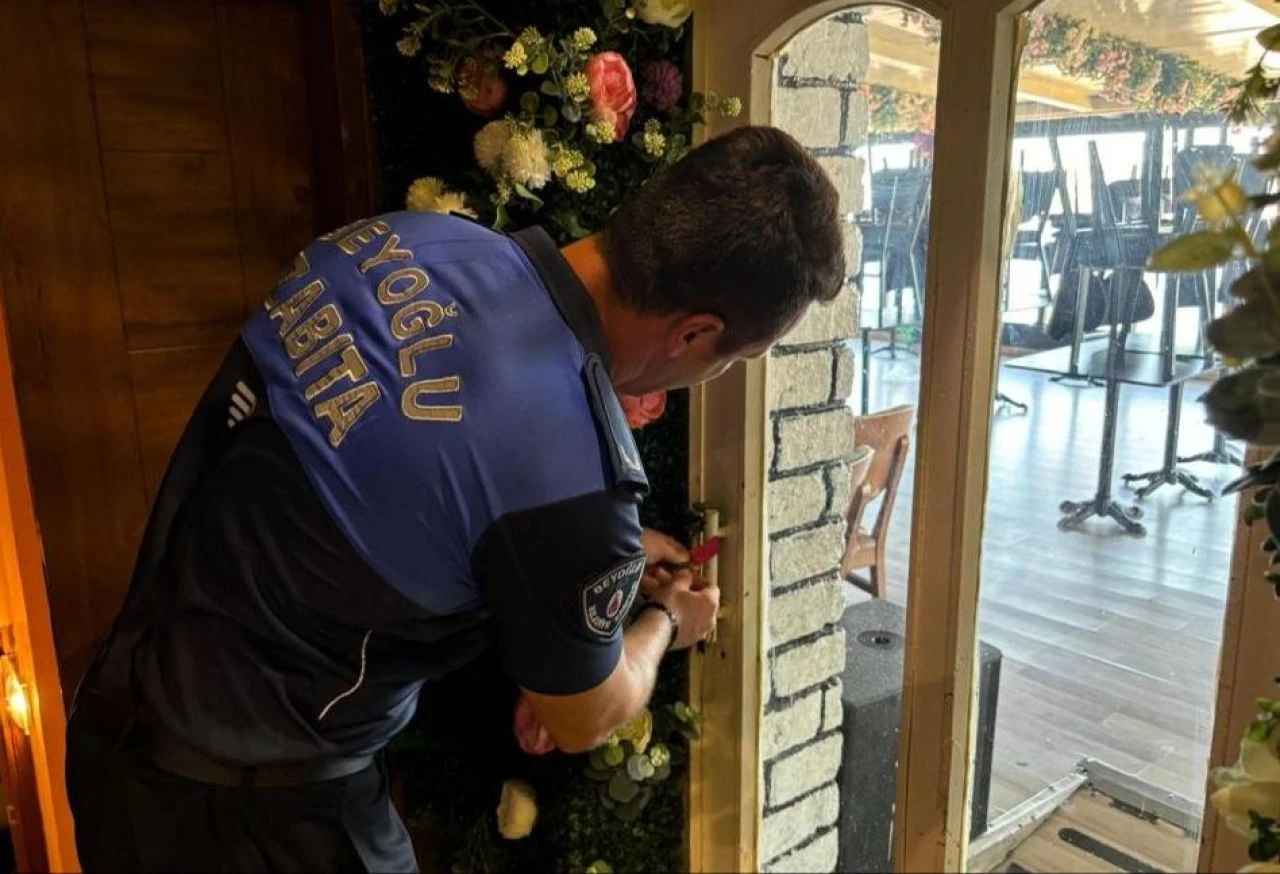 Darp görüntüleri ile gündeme gelen Cihangir'deki mekan mühürlendi - 1. Resim