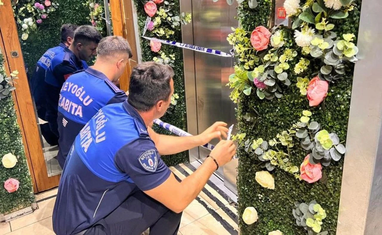 Darp görüntüleri ile gündeme gelen Cihangir'deki mekan mühürlendi - 2. Resim