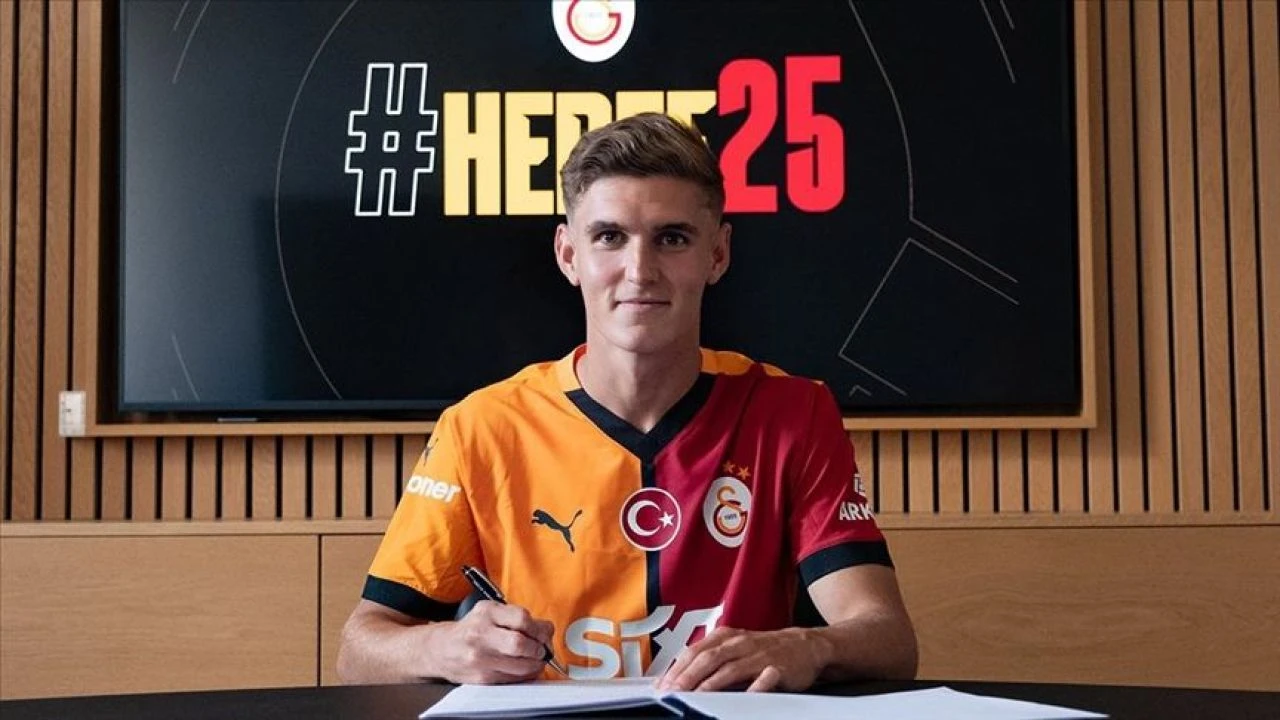 Galatasaray'ın yeni transferi Elias Jelert, Süper Kupa maçında olmayacak