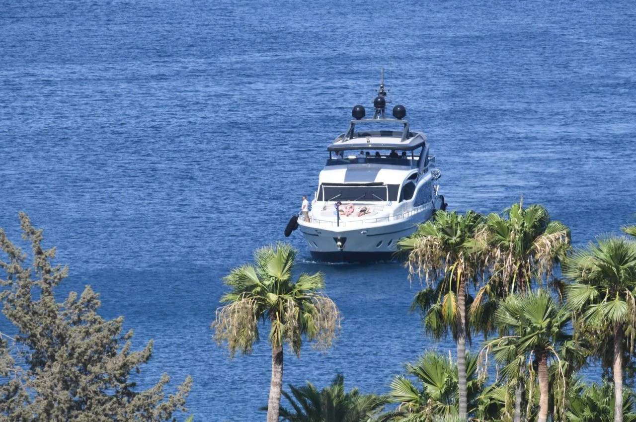 Kurtlar Vadisi'nin efsanesi Sharon Stone Türk çayını elinden düşürmedi! Türkiye'ye bayıldı - 2. Resim