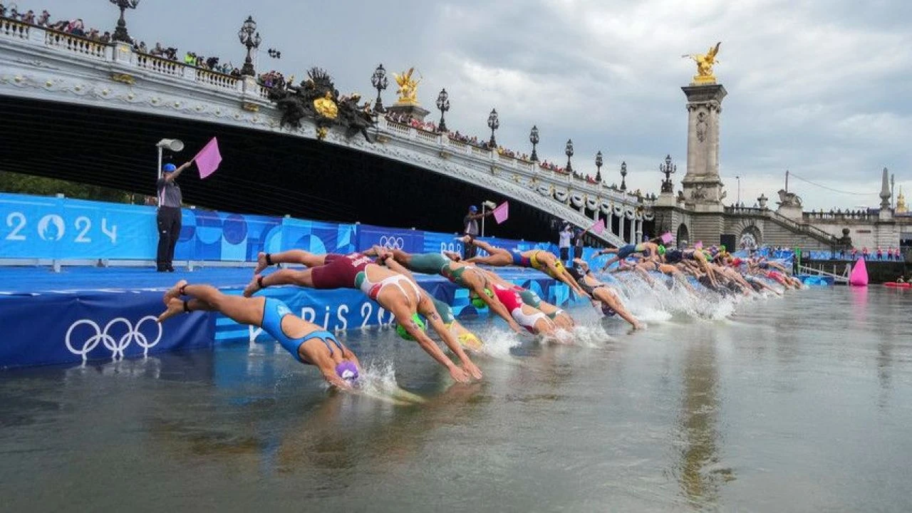 Paris Olimpiyatları'nda Sen Nehri krizi: Kirlilik nedeniyle antrenmanlar iptal edildi, sporcular isyanda