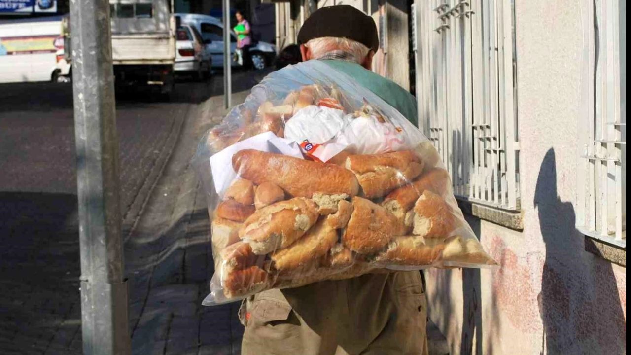 Türkiye&#039;nin israf karnesi: Günde 4.3 milyon ekmek çöpe gidiyor