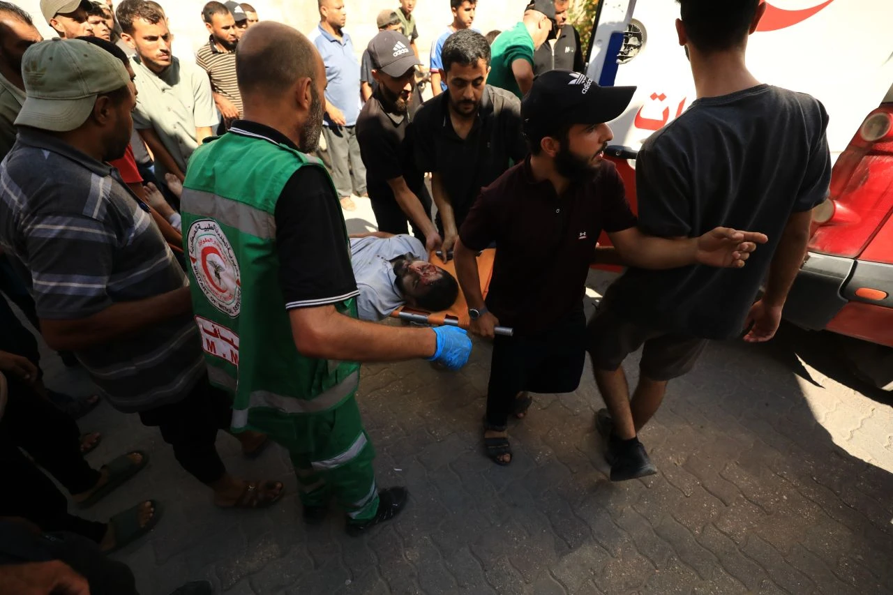 İsrail sivilleri katletmeye devam ediyor: Okulu vurdu! Çok sayıda ölü ve yaralı var