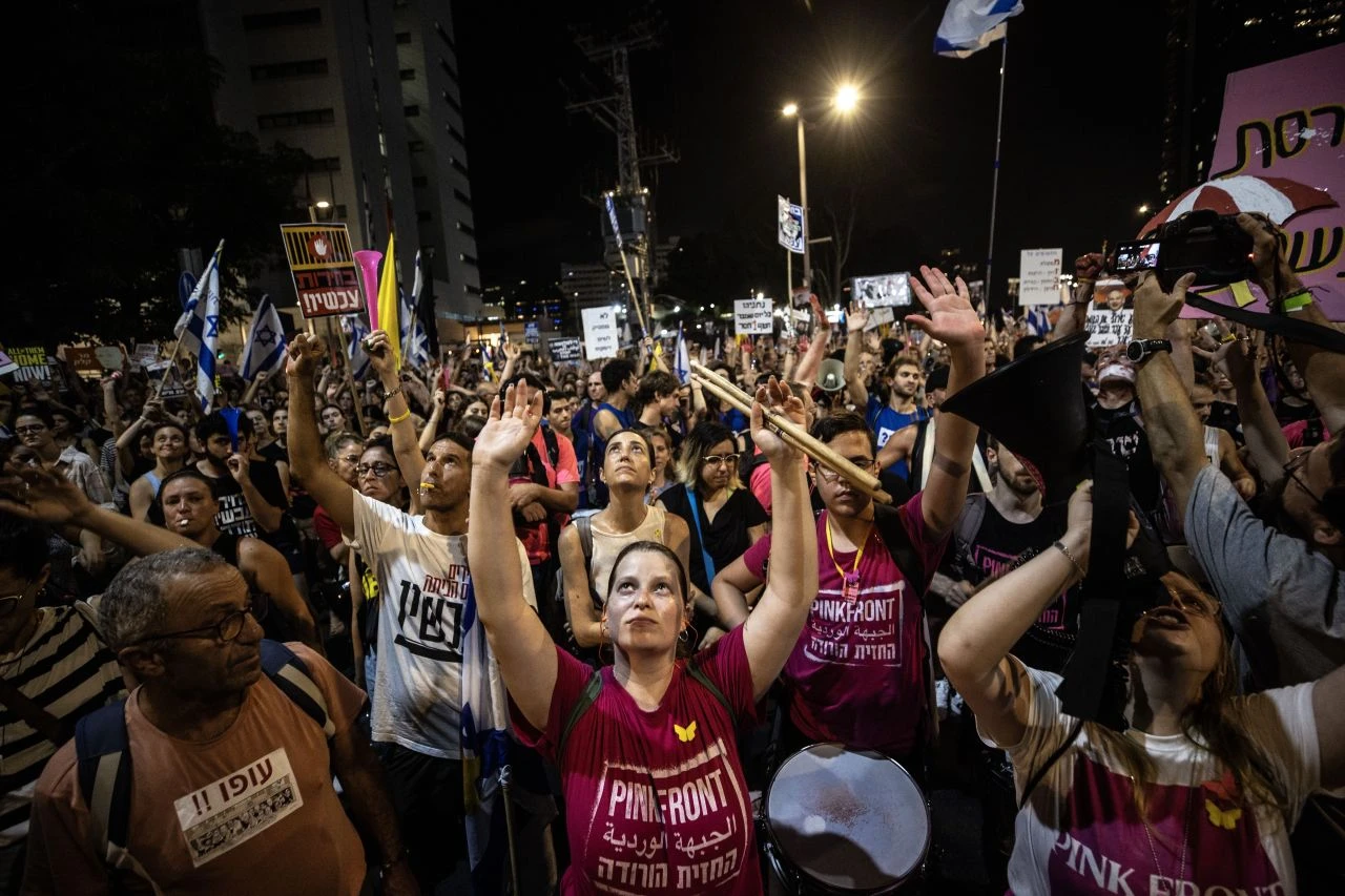 İsrail'de protestocular tansiyonu yükseltti: Seçim zamanı geldi!