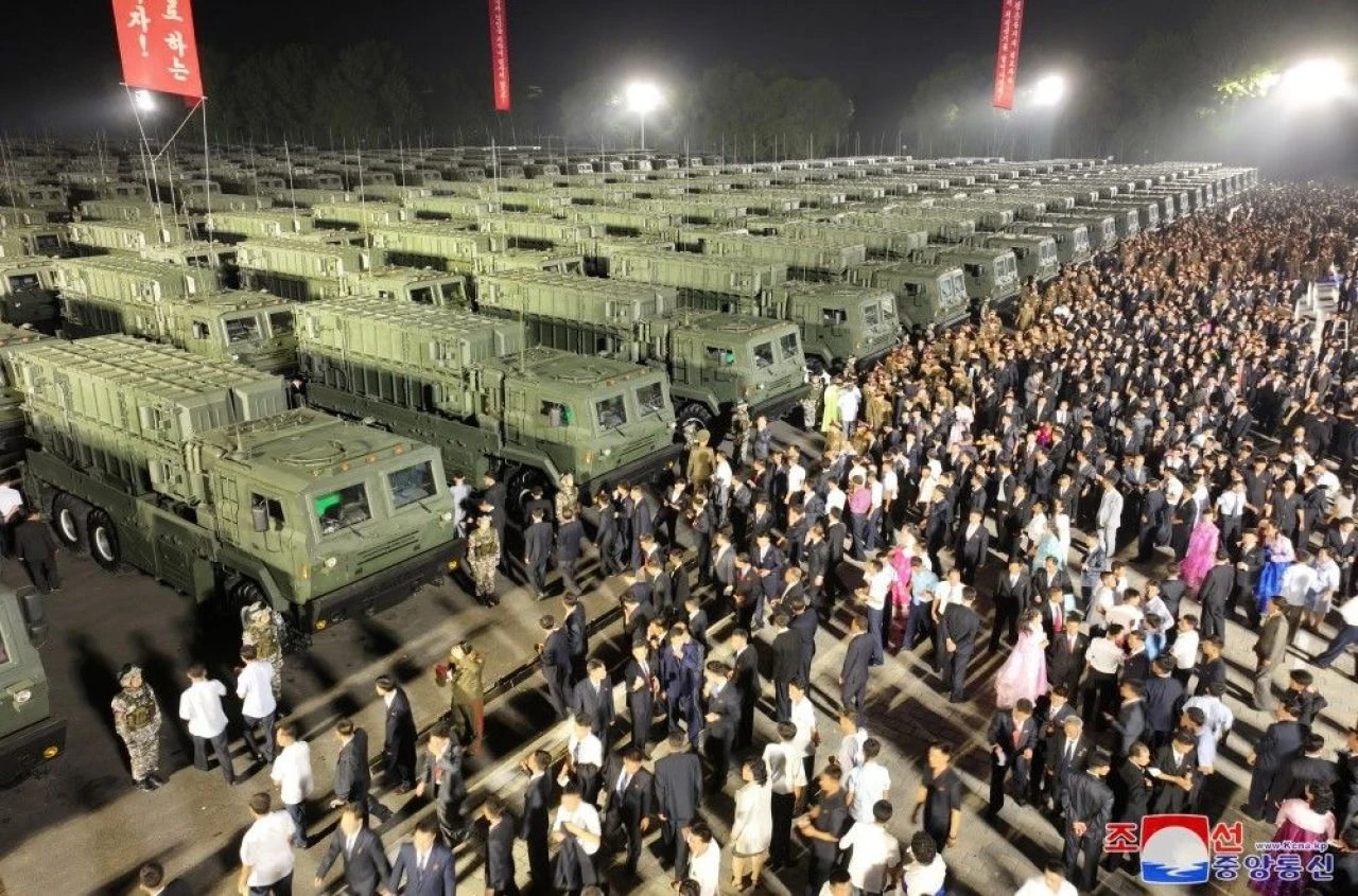 Güney Kore'yi 'baş düşman' ilan eden Kuzey Kore'den balistik füze rampalarıyla gözdağı