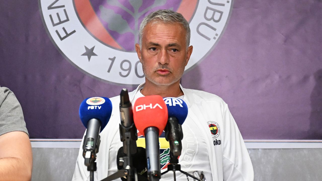 Jose Mourinho&#039;dan Şampiyonlar Ligi sözleri: Her şey mümkün ama mucizelere inanmam