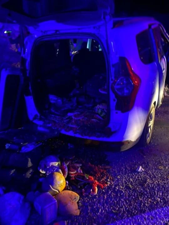 Sinop'ta feci kaza! Kontrolü kaybetti, istinat duvarına çarptı: 2 ölü, 2 yaralı