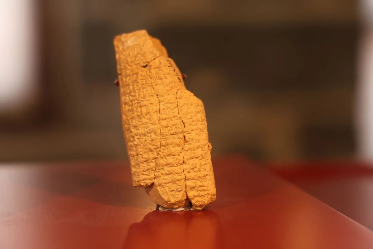 Diyarbakır'da bulundu! Kil tabletin üzerindeki yazıların gizemi çözüldü: 2 bin yıl önce bunları yazmışlar - 2. Resim