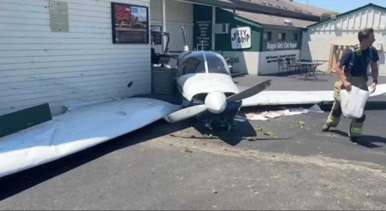 Golfçüye az kalsın uçak çarpıyordu! Ölümden kıl payı kurtuluş - 4. Resim