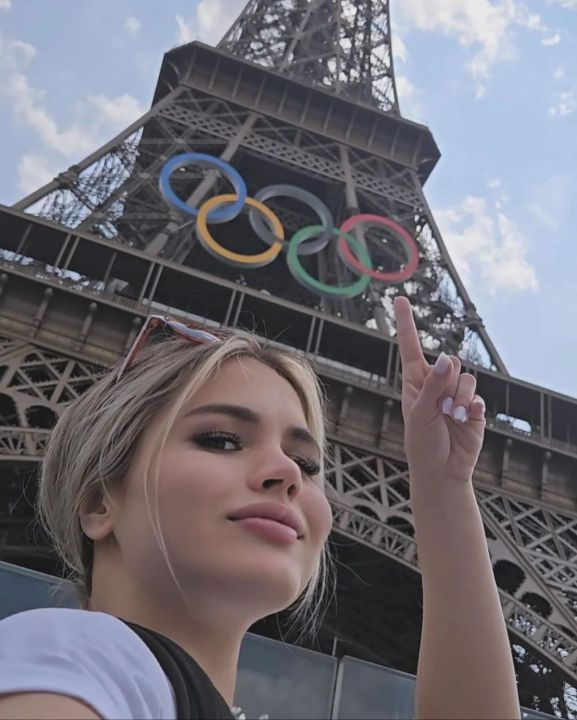 Paris Olimpiyatları'nda yine olay! Paraguaylı kadın yüzücü 'uygunsuz hareketler' nedeniyle kovuldu - 2. Resim